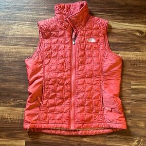 The North Face - Vest - Coral - Small